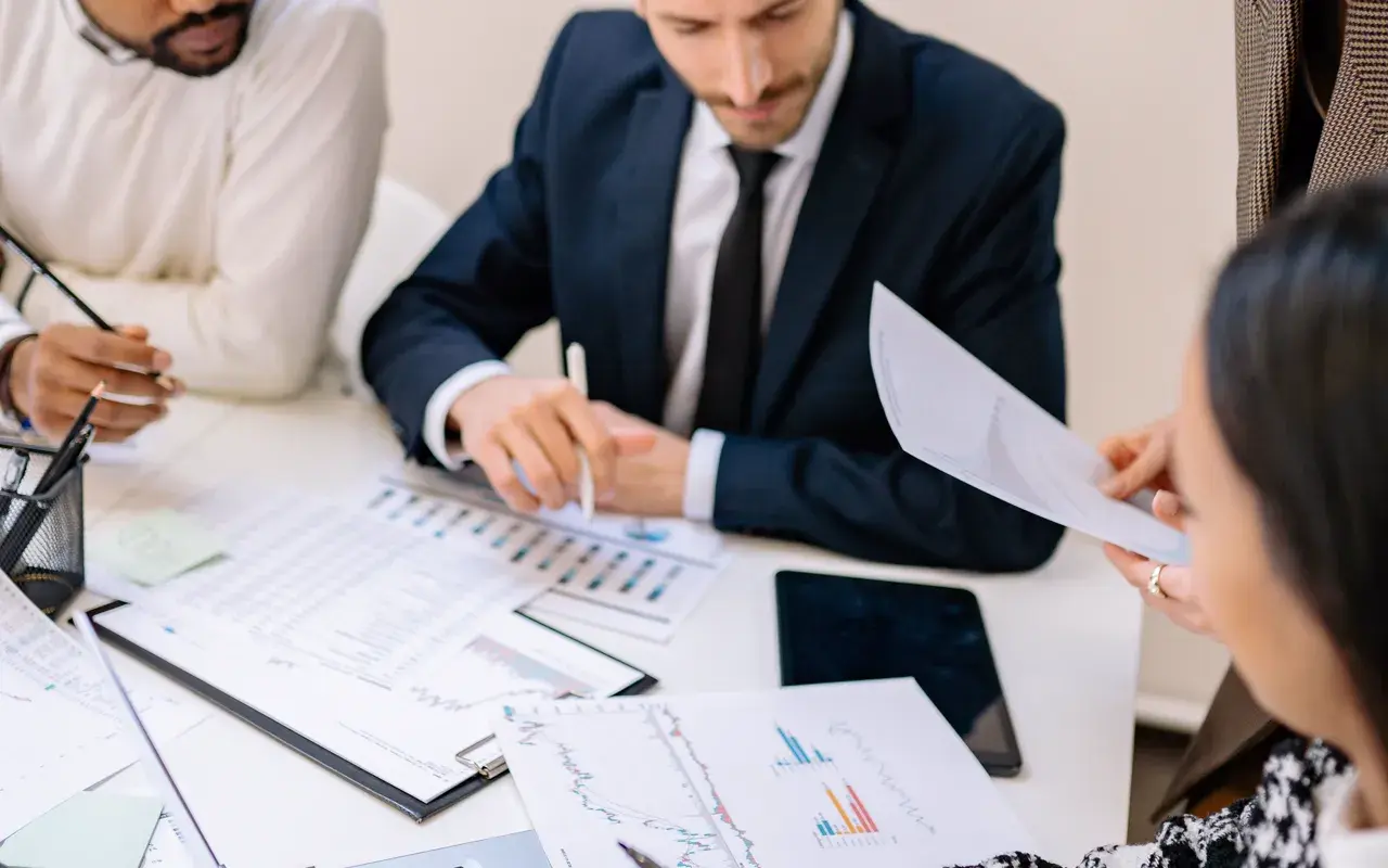Las 5 disfunciones de un equipo según Lencioni: Guía de coaching