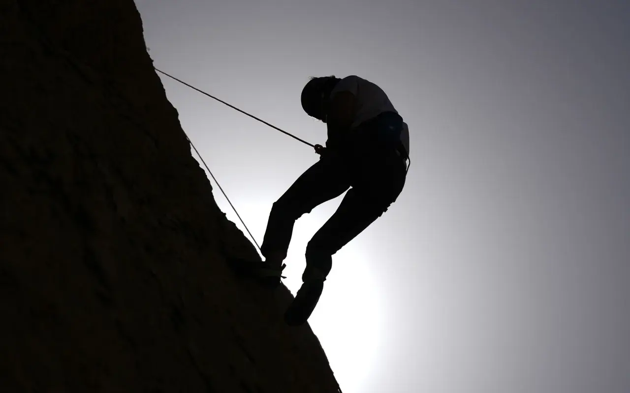 Resiliencia y Fortalezas: Por qué las personas con fuerza interior construyen sobre sus talentos